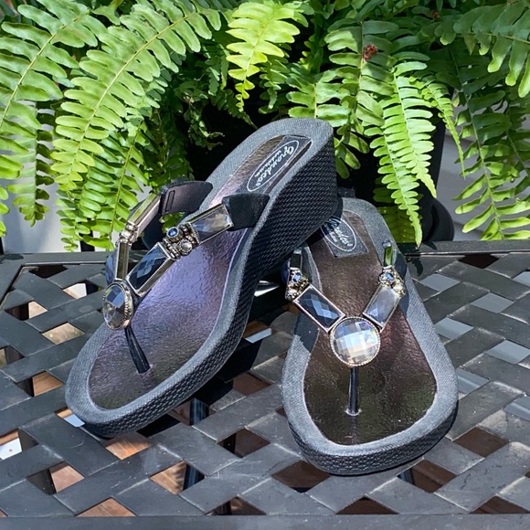 NWOB large gem thong flip flop sandals. Great comfort size 6 - Picture 2 of 7